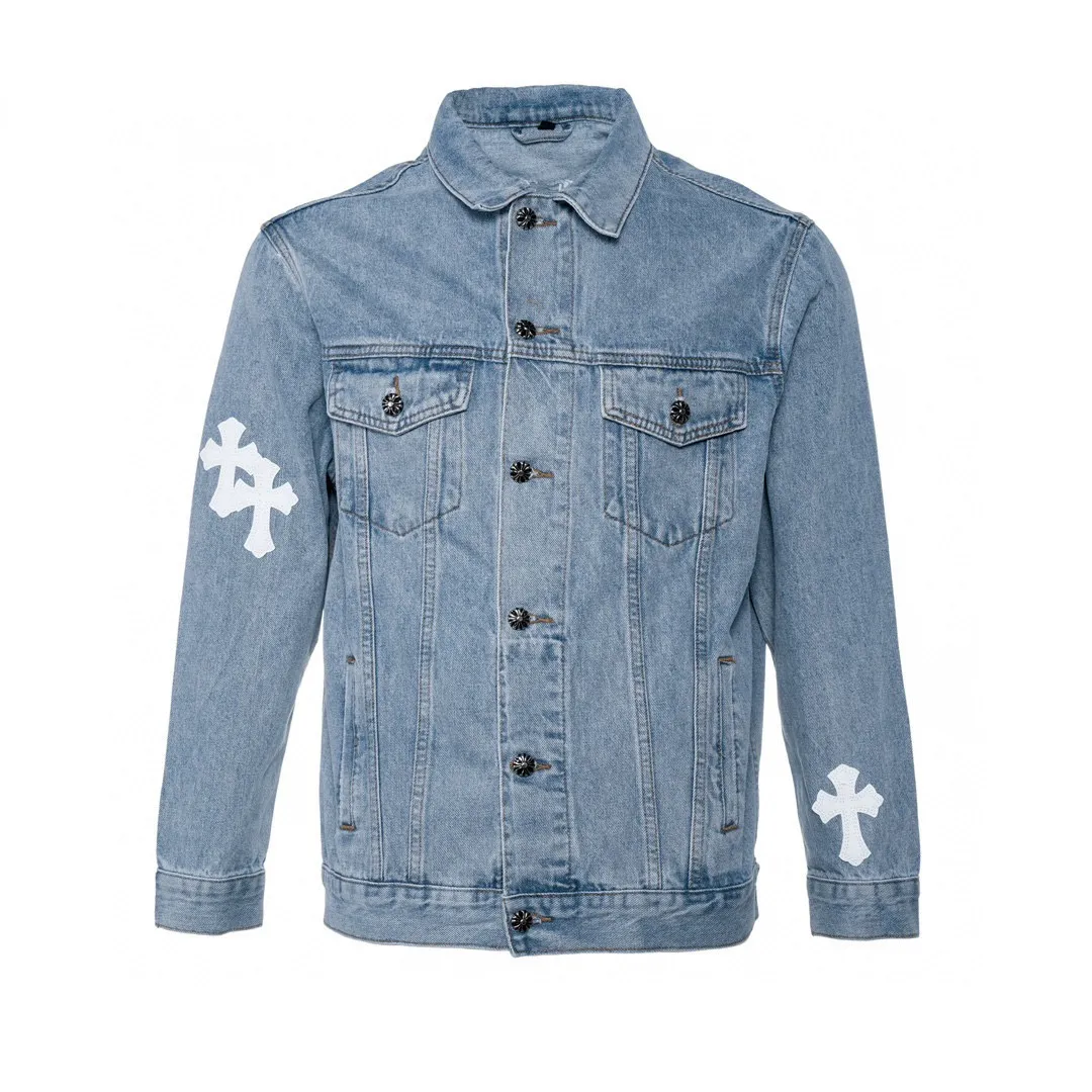 P240 Chrome Hearts Chrome Hearts patchwork leather denim jacket. The whole piece of clothing is really heavy-duty. It is made of denim imported from Japan. It is washed after the finished product. The loss rate is very high. The overall distressed craftsmanship has a stylish upper body. The classic Sanskrit embroidery design on the back. The Behringer embroidery machine is precise and three-dimensional because of the distressed craftsmanship. From the hardware to the three labels, all new molds are made to order. 100% restored craftsmanship. All silver thread anti-counterfeiting is also redone this year. All cross leathers are laser aligned. The leather difference is definitely not the same as the super fiber leather on the market. Using this year's new sheep leather, finished embroidery guarantees overall quality❗ Style number: 1584# Size: M-XL Color: Blue M: Shoulder width 52 Sleeve length 53 Bust 116 Clothing length 72 L: Shoulder width 53 Sleeve length 54 Bust 118 Clothing length 74 XL: Shoulder width 54 Sleeve length 55 Bust 120 Clothing length 76